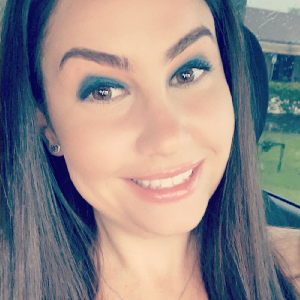 Meet your Posher, Stephanie